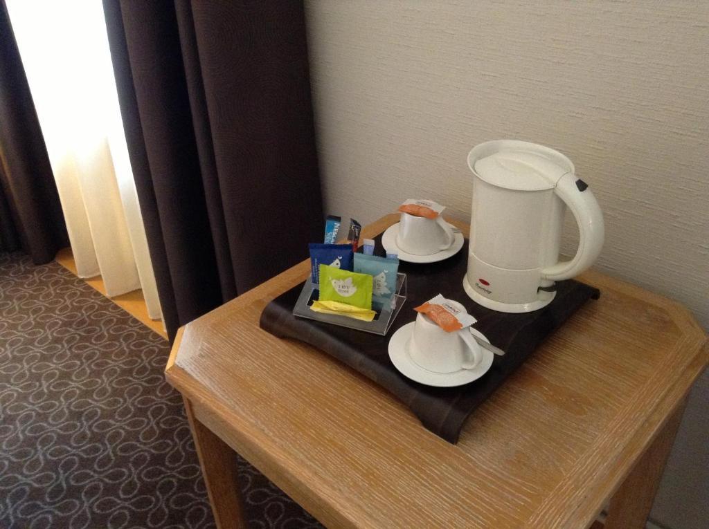Le Grand Hotel Saint-Quentin  Quarto foto