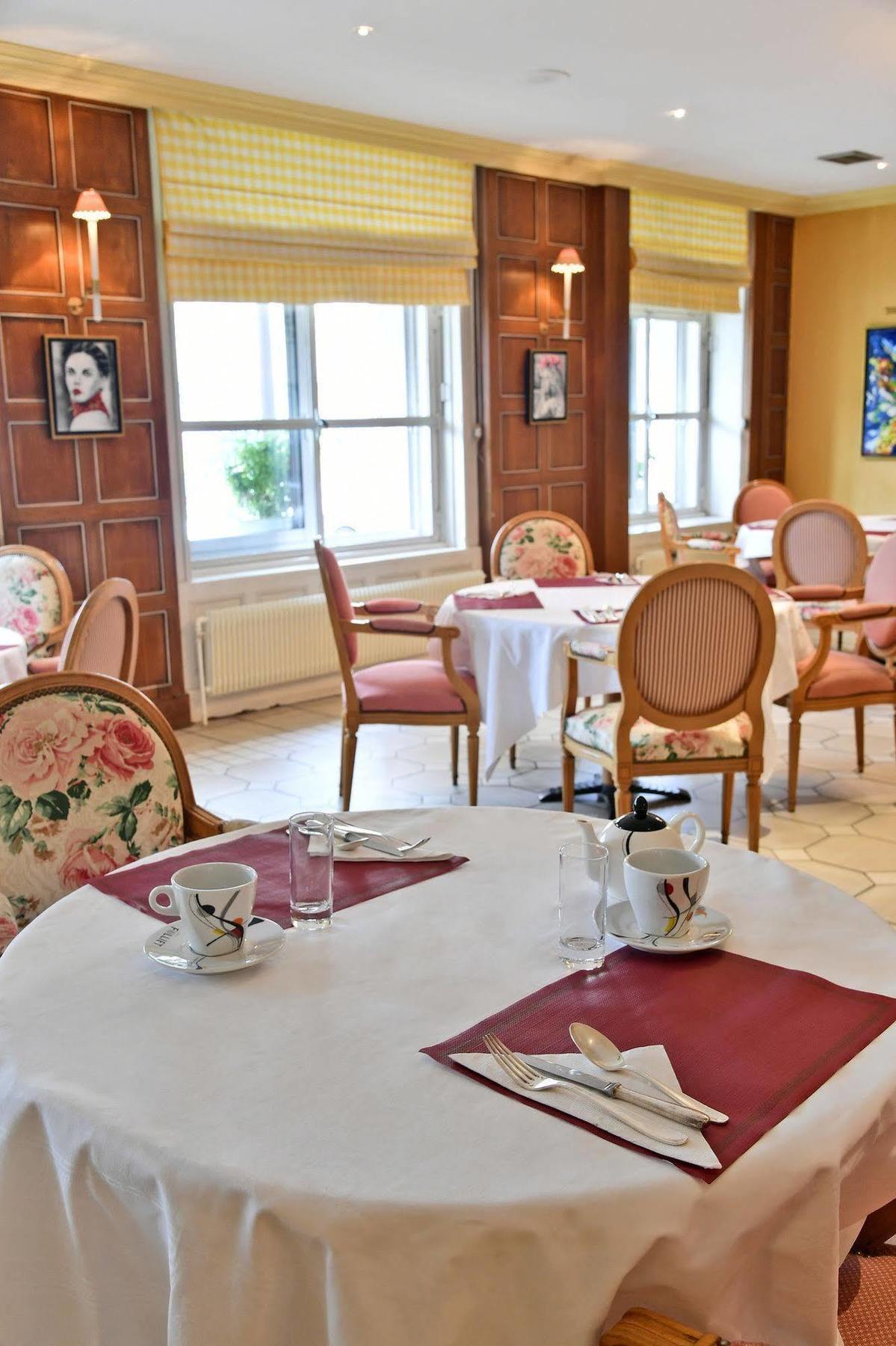 Le Grand Hotel Saint-Quentin  Exterior foto