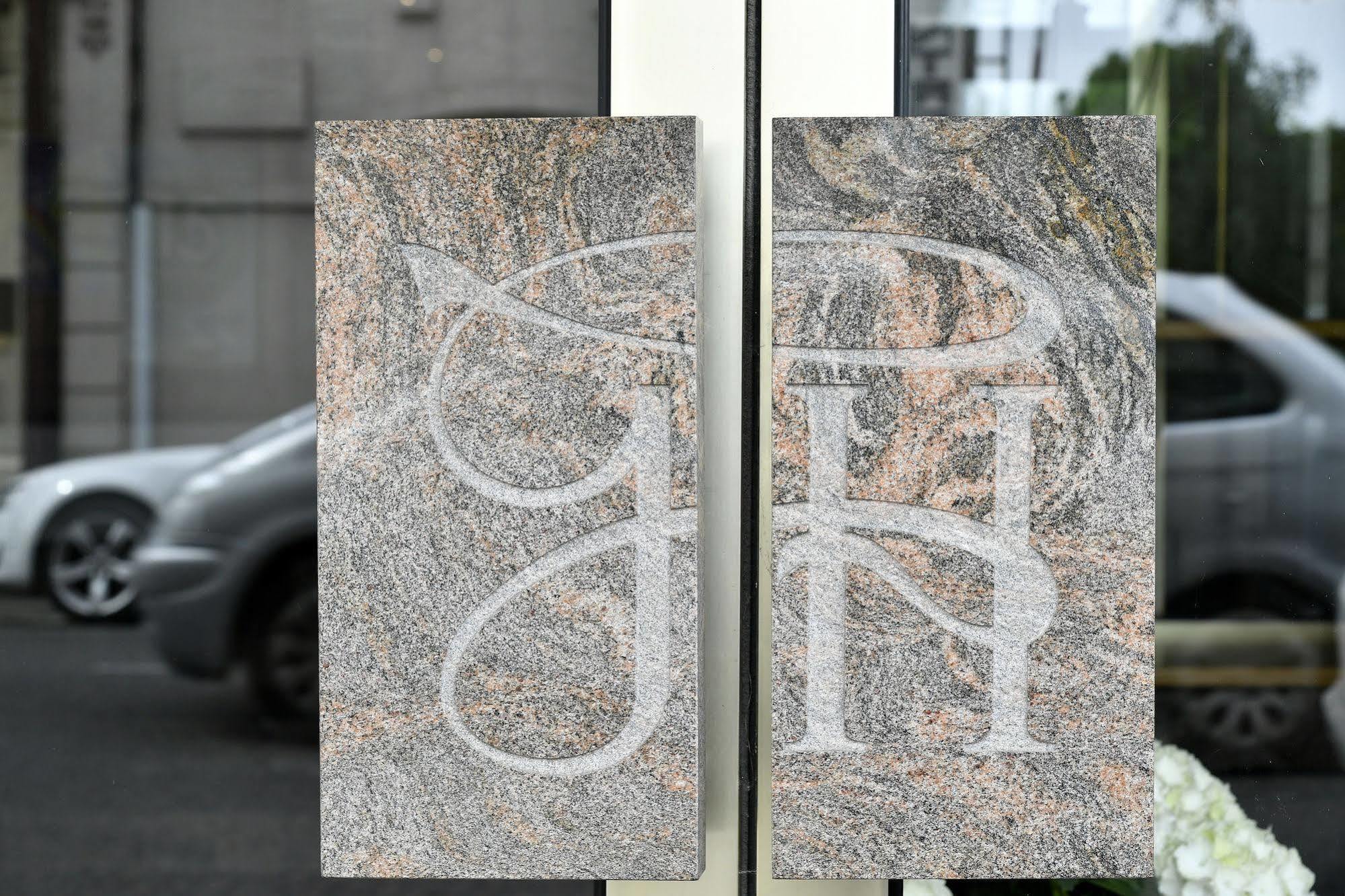 Le Grand Hotel Saint-Quentin  Exterior foto